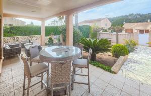 Maisons de vacances Nice Home In Cessenon Sur Orb - Flh677 : photos des chambres