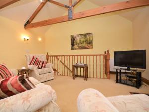 2 Bed in Lanlivery CHEST