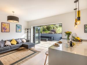 5 Bed in Appledore 90438