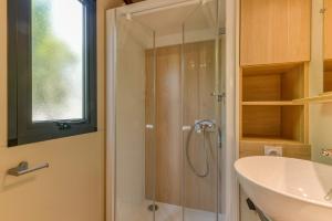 Campings Camping L-imprevu : Studio 2 Chambres