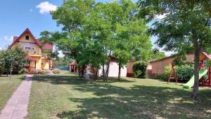 Holiday home in Poroszlo - Theiss-See 43133