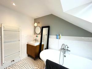 Villas Maison 5 pieces 6 personnes, plage et port de Larmor a proximite - wifi - YSATIS : photos des chambres
