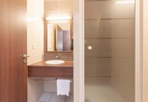 Hotels B&B HOTEL Saint Jean de Luz : photos des chambres