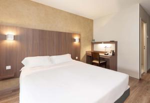 Hotels B&B HOTEL Saint Jean de Luz : photos des chambres