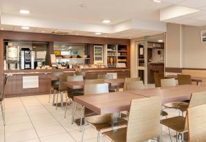 Hotels B&B HOTEL Saint Jean de Luz : photos des chambres