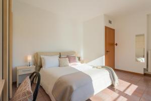 The Secret Lake View by RentComo