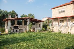 Apartments in a villa by the beautiful sea bay