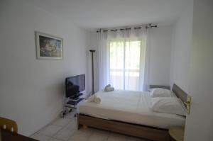 Appartements PLEIN CIEL - Appartement 5 personnes avec piscine sur la Corniche Fleurie a Nice : photos des chambres