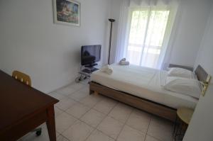 Appartements PLEIN CIEL - Appartement 5 personnes avec piscine sur la Corniche Fleurie a Nice : photos des chambres