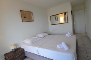 Appartements PLEIN CIEL - Appartement 5 personnes avec piscine sur la Corniche Fleurie a Nice : photos des chambres