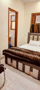 Stays In karol bagh near metro