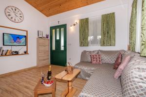 Villa Vrt, a private and fully fenced forest retreat