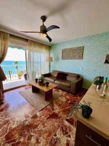 Apartment with Sea View & 3 Sunsets