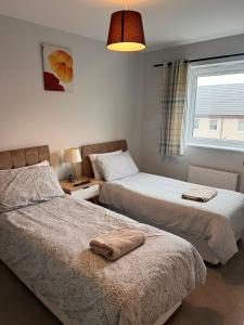 Whyte 3 bedroom house with garden, Sleeps 7 free parking sittungbourne Kent