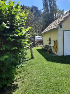 Maisons de vacances Maison de village avec piscine : photos des chambres