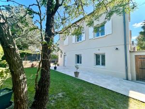 Maisons de vacances Villa 7 chambres, piscine et jardins prives, pas de voisins : photos des chambres