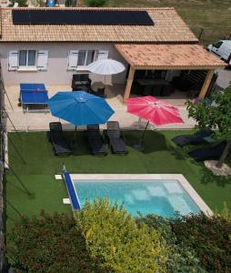 Maisons de vacances En Ardeche, gite L'Odyssee climatise avec sa piscine privee et chauffee : photos des chambres