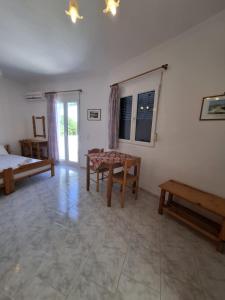 Emilianos Studios 105