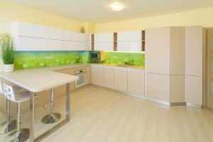 La Mer Sea View & Beachfront Apartment