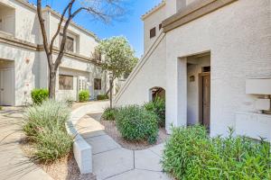 Heated Community Pool and Hot Tub Scottsdale Condo!