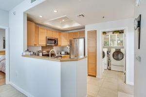 Heated Community Pool and Hot Tub Scottsdale Condo!