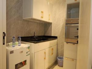 شقة بالقرب من مطار الملك خالد الدولي