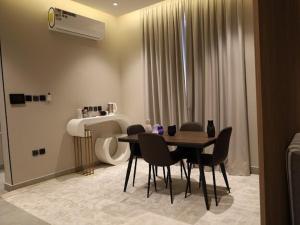 شقة بالقرب من مطار الملك خالد الدولي