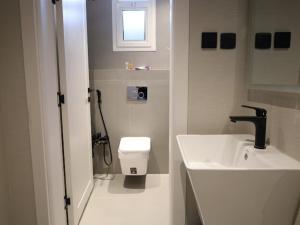 شقة بالقرب من مطار الملك خالد الدولي