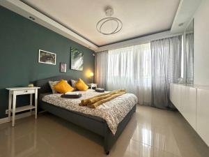 2 rooms condo in city center