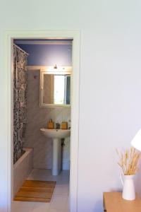 Alemar Collective Lavender studio by the sea