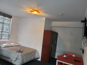 BACKPaCKERS & BACKPaCKERS