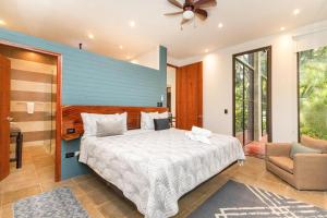 Casa de Agua, A Jungle Retreat in Manuel Antonio