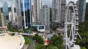 FLAT DUBAI - FRENTE RODA GIGANTE - PISCINA FRENTE MAR - Excepcional