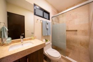 Modern Penthouse with 2 Br, Tub & Pool at Arenis Condos - 509