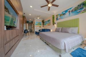Studio Caribbean Dreams - Stylish & only 2 Blocks to the Beach - At Bahay Condos
