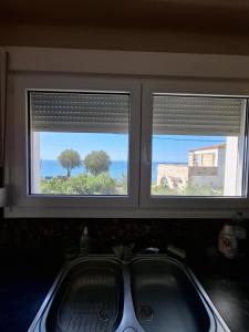 Myriam&Ioanna Seaside Apartment