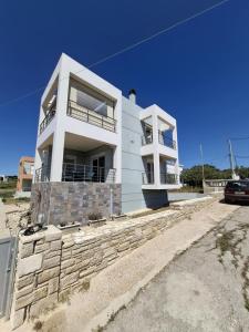 Myriam&Ioanna Seaside Apartment