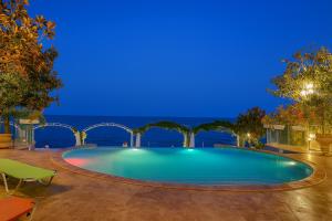 La Mer Sea View & Beachfront Apartment