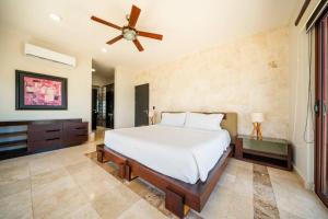 Condo Surf 408 - Beachfront Stunning Ocean View Penthouse - at El Faro condo