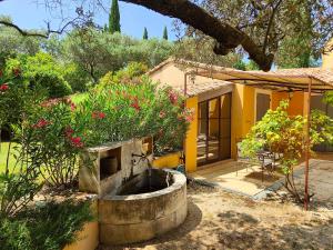 B&B / Chambres d'hotes Le Chant du Coeur : Chambre Double - Vue sur Jardin
