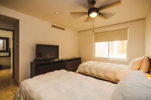 Luxury Complex - Infinity Pool and Private Beach Club - At The Elements Condos 108