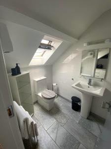 6 New Street Bantry Studio Apartment 3