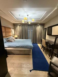 3 Bed 2 Bath Luxury Apartment in Kensington