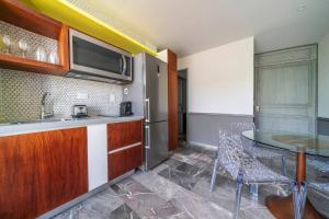 Luxury 2 BR Condo - Beautiful Ocean View at Singular Joy Residences, Jade