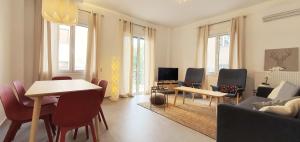 Condo, Hilton & Caravel area, Athens Center