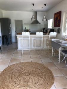 Maisons de vacances Maison calme 160m2 (1,8km plage) : photos des chambres