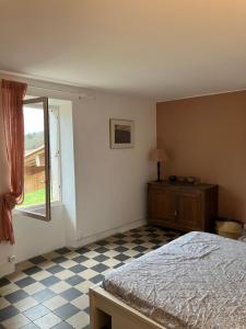 Maisons de vacances Mas du 18e siecle au calme entoure de champs de lavandes : photos des chambres