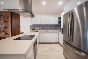 Luxury 2 BR Condo with Private Jacuzzi & BBQ - At Cruz con Mar - Maricruz