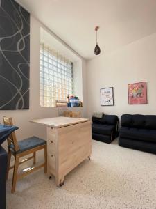 Oaza Resetu Chill Escape Apartament PARKING GRATIS PRZY DRZWIACH APARTAMENTU Automat z grami retro rzutki NOBLE APARTS