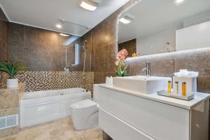 MVR -Families and Professionals Align